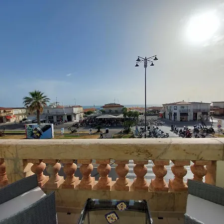 Imperiale With Sea View Apartment