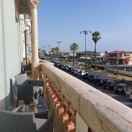 Imperiale With Sea View Apartment Viareggio